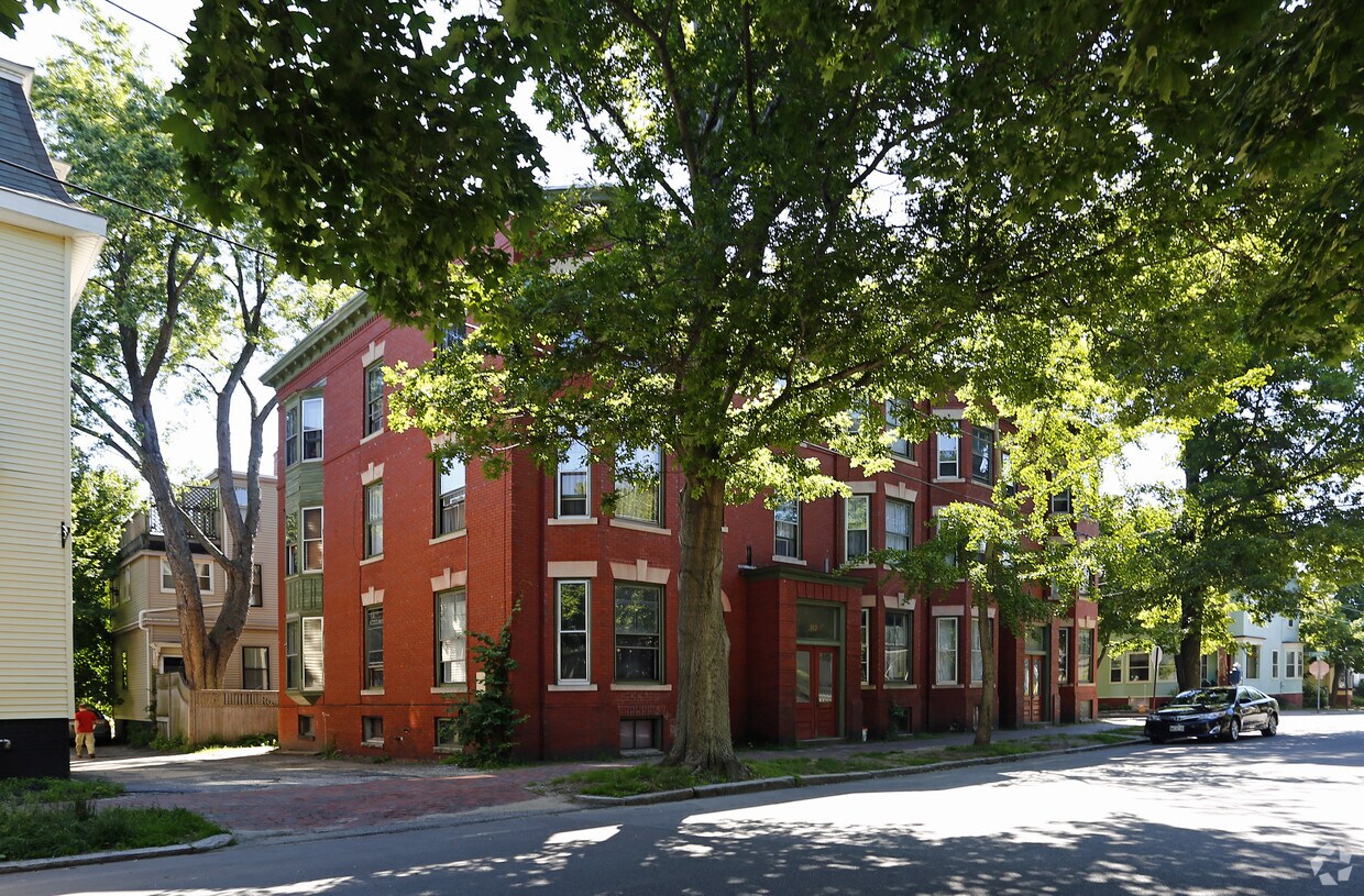 Building Photo - 87 Emery St