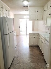 Building Photo - 430-434 Top Hill Dr