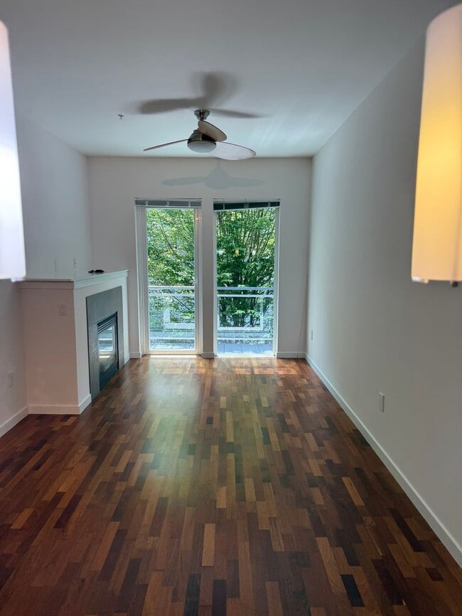 Building Photo - 1bd/1ba Kirkland Condo