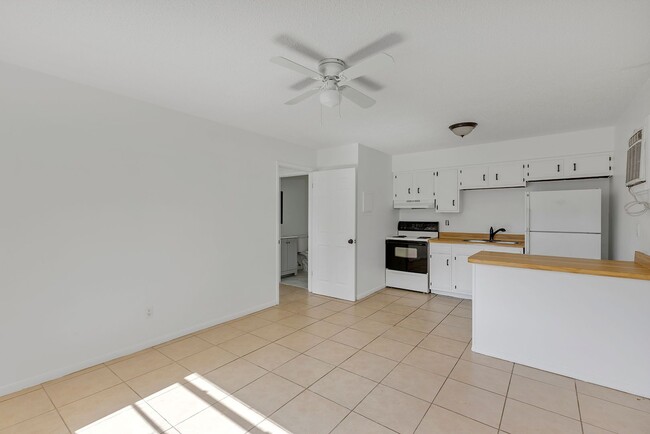 Foto del edificio - Affordable 1-Bedroom Apartment for Rent – Great Location in Ocala!