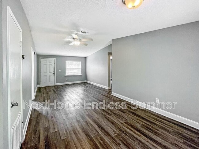 Building Photo - 115 Dolphin Blvd E