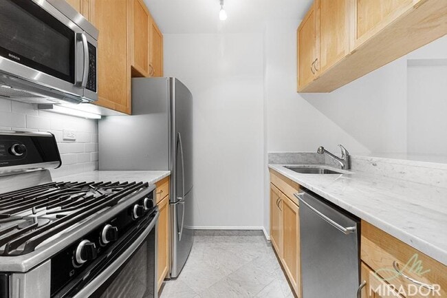 Building Photo - 0 bedroom in New York NY 10023