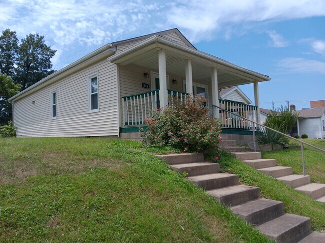 Casa y porche - 514 S 8th St