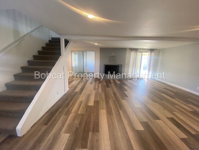 Foto del edificio - Unique Duplex on the South Side of Carson City - Near Tons of Shopping