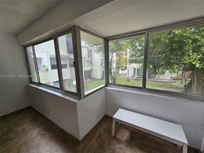 Foto del edificio - 1912 SW 17th Ave