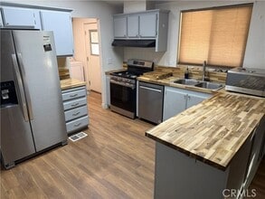 Building Photo - 381 Amador Rd