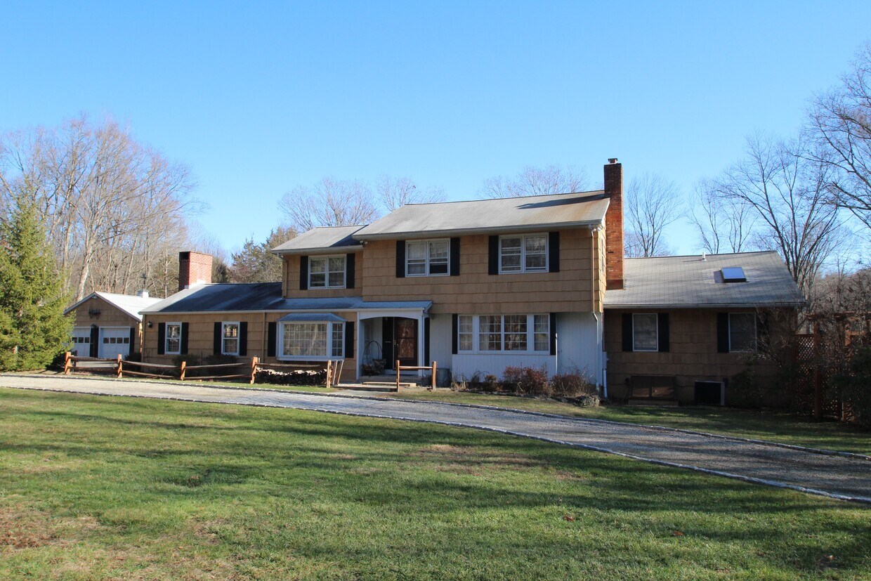 Primary Photo - 231 Rivergate Dr