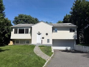Building Photo - 5 Elm St