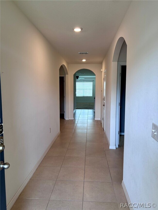 Building Photo - 3515 N Burroughs Path