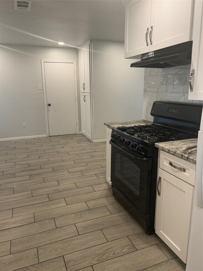 Building Photo - 2310 Grape Ln