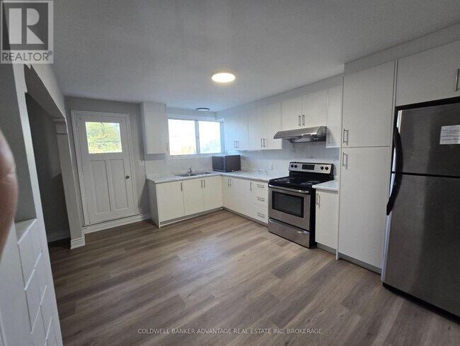 Photo du bâtiment - 936 E Main St