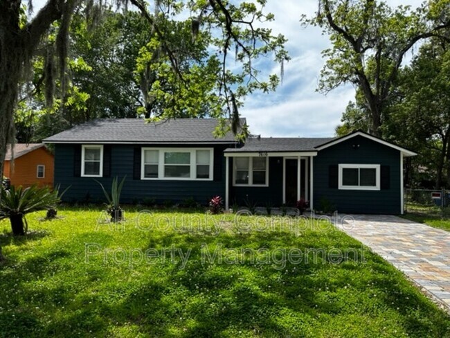 Foto del edificio - 7616 Lueders Ave