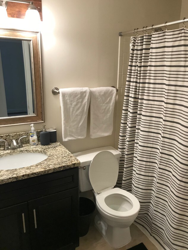 Foto principal - 5386 Pershing Ave