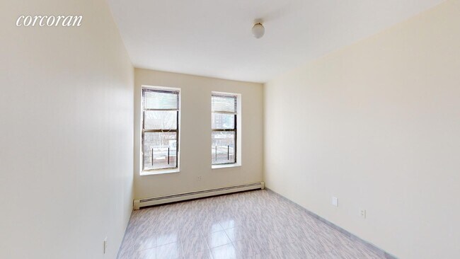 Foto del edificio - 182 Bay 22nd St