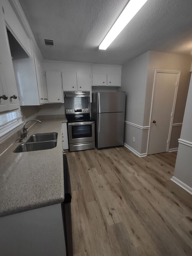Foto del edificio - Pristine Duplex Home Located in the Lincol...