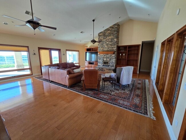 Foto del edificio - Private Country Living!!!