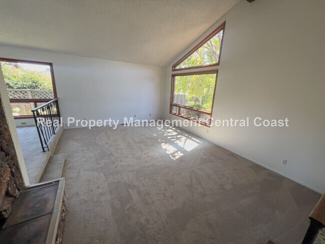 Foto del edificio - AVAILABLE NOW - Nice Home Near Laguna Lake...