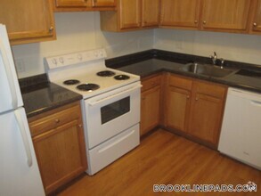 Building Photo - 312 Tappan St