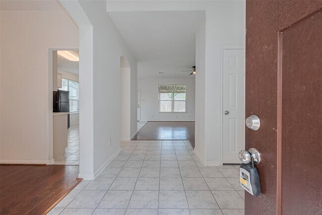 Building Photo - 15603 Mustang Island Dr