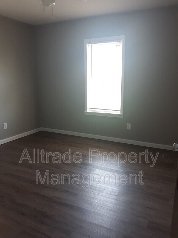 Building Photo - 3901 Garland Ave