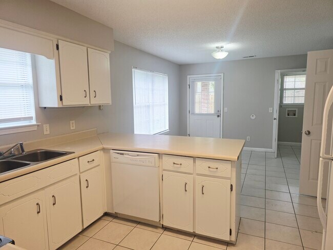 Foto del edificio - 212 E Mell St