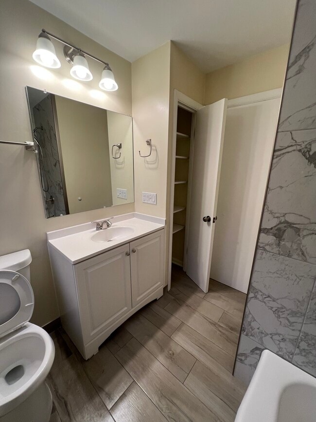 Foto del edificio - 6208 S Keating Ave