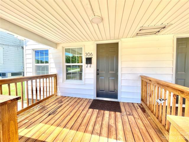 Building Photo - 306 E 4th Ave