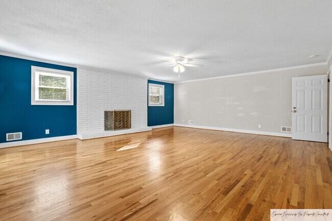 Building Photo - COMPLETELY RENOVATED WITH IN-LAW SUITE