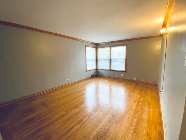 Building Photo - 8854 La Crosse Ave