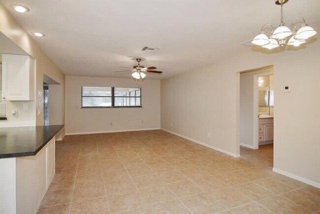 Foto del edificio - 787 SE Forgal St