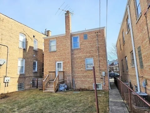 Building Photo - 5844 N Mulligan Ave