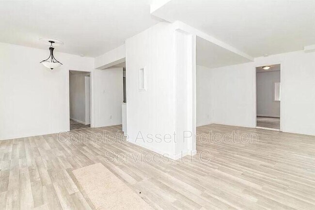 Foto del edificio - 1431 Brown Ave