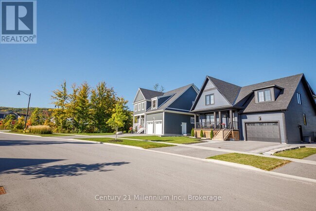 Photo du bâtiment - 102 Red Pine St.