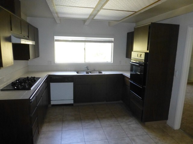 17515 Cerro Vista Dr Yorba Linda Ca 92886 Townhouse For Rent In Building Photo 17515 Cerro Vista Dr