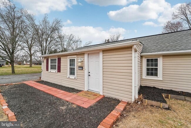 Building Photo - 1110 Bradley Rd