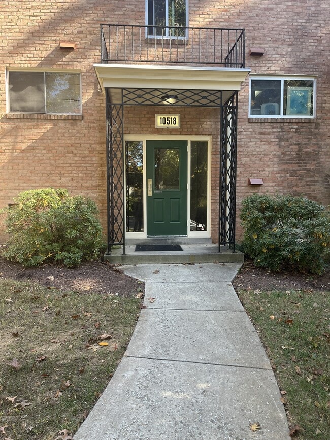 Building Photo - 10518 Weymouth St