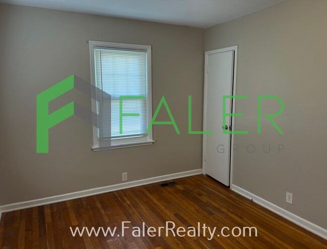Foto del edificio - Charming Belmont Cape Cod Available Immedi...