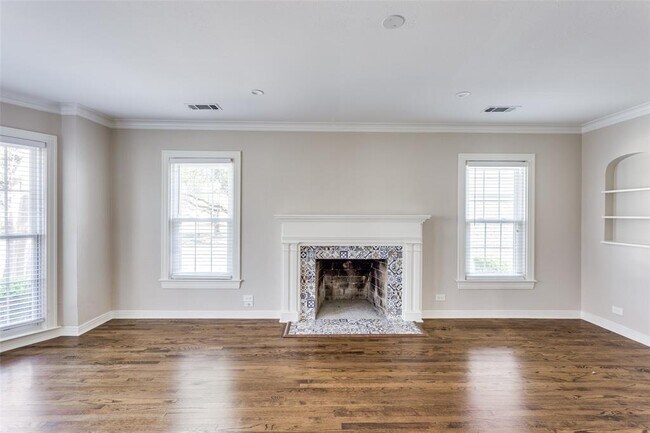 Foto del edificio - 2502 Hillside Dr