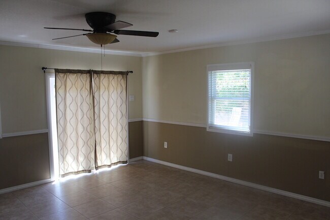 Building Photo - Gorgeously Remodeled 3 Bedroom Home in Ter...