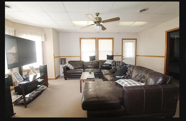 Foto del edificio - 136 Main St