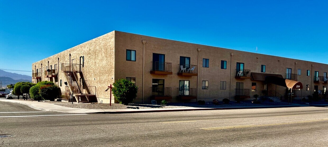 Primary Photo - Vista Del Sol Condos! Furnished Short-Term...