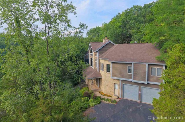 Foto del edificio - 1 Deer Hollow Run