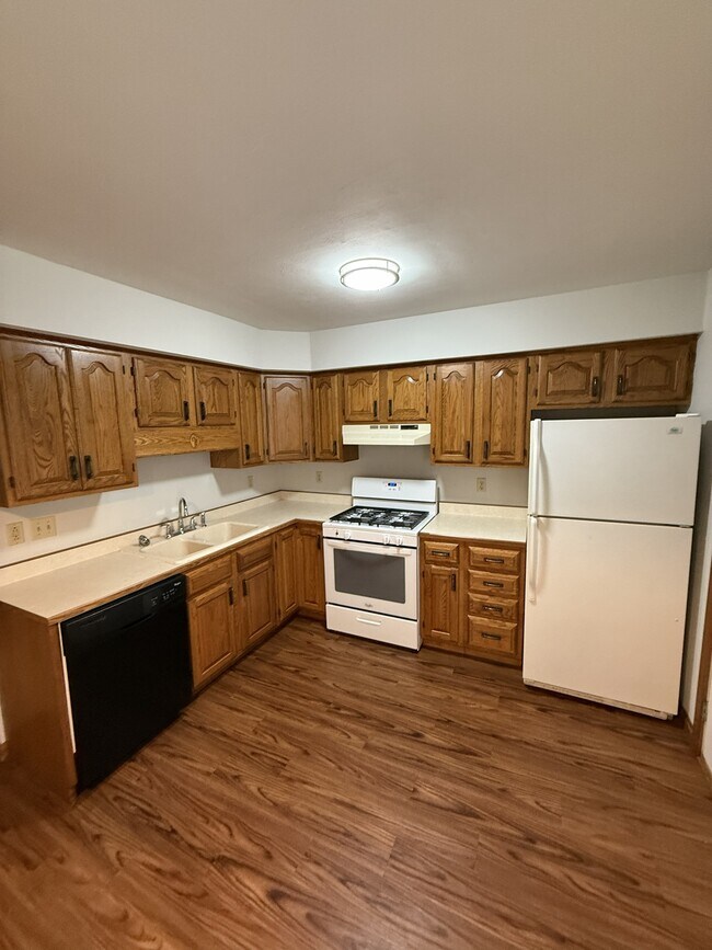 Building Photo - 1613 W 45th St