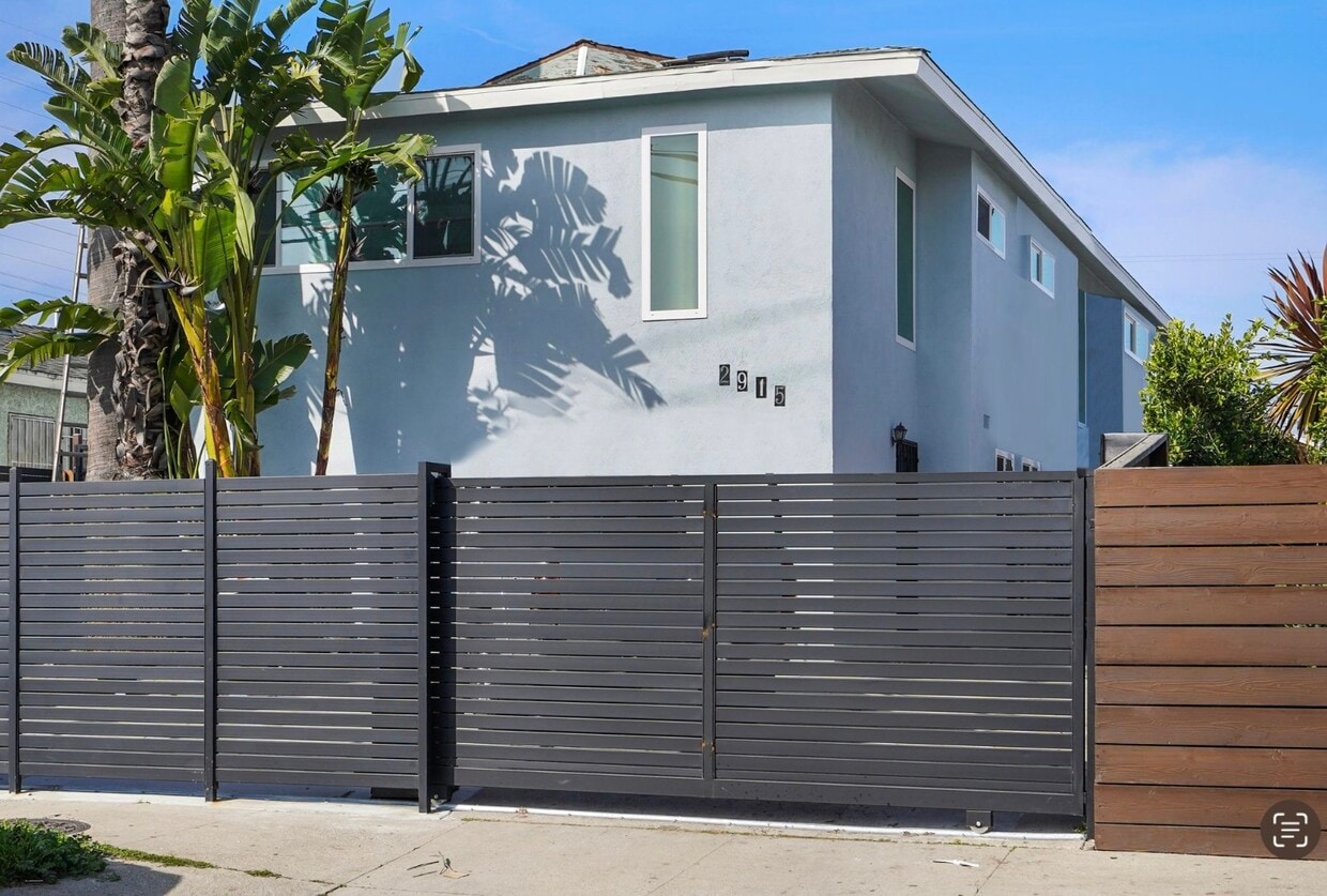 Primary Photo - 2915 Hauser Blvd