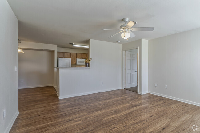 2BR, 2BA - 1000 SF - Living Area - Anson Park