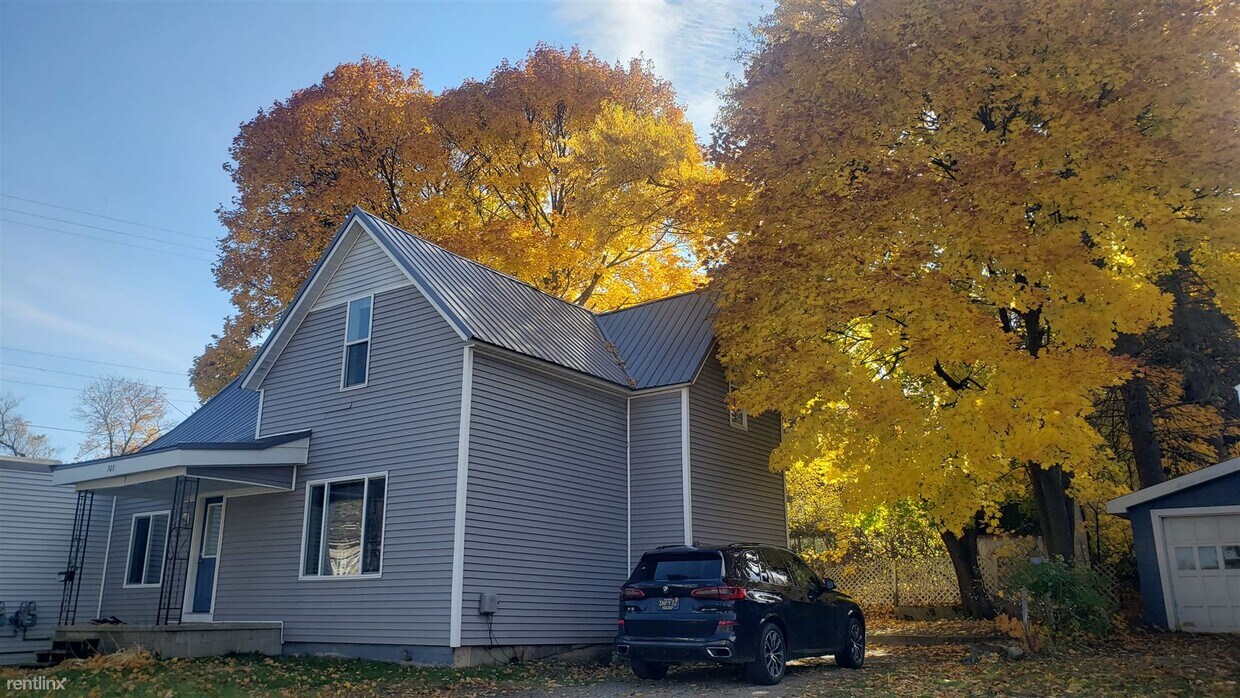 Primary Photo - 4 br, 2 bath House - 303 Granite St