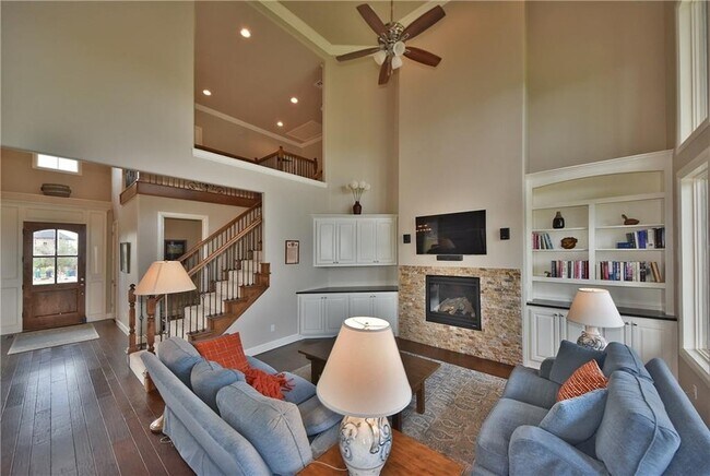 Building Photo - 16828 Little Leaf Ln