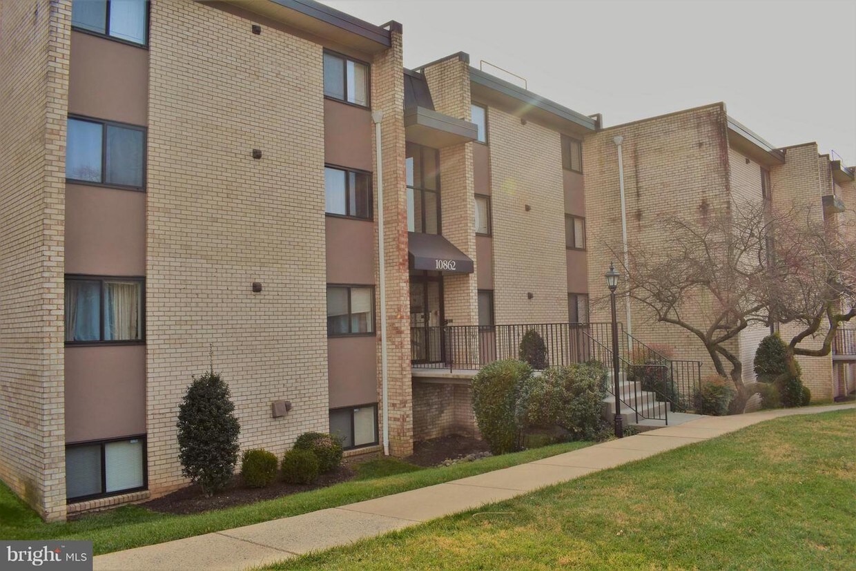 Foto principal - 10862 Bucknell Dr