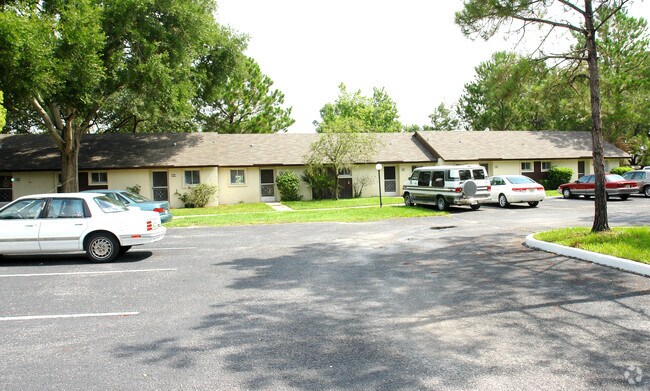 Foto del edificio - Lakeview Villas