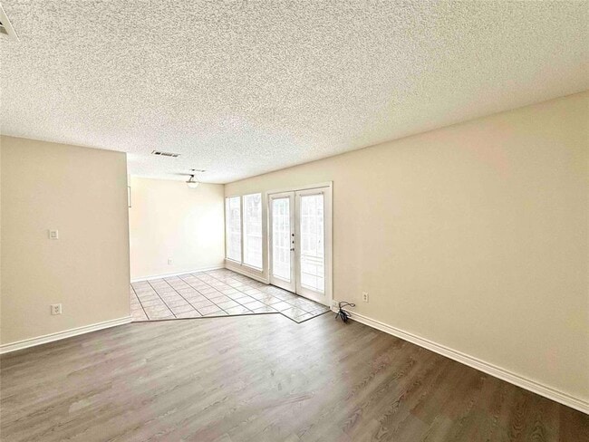 Building Photo - 10802 Lambert Cir
